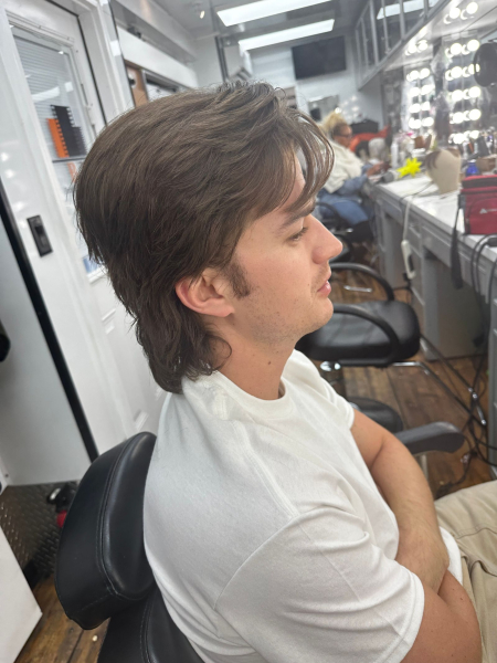 joe keery behind the scenes of stranger things season 5